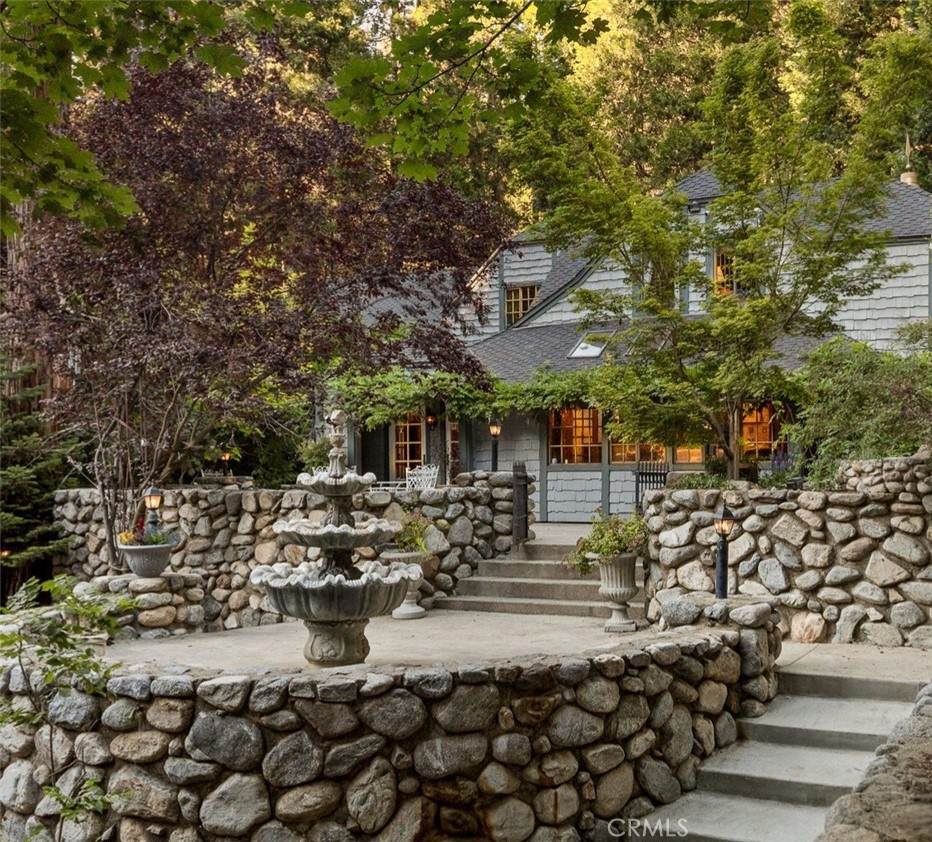 969 Oak Drive - Photo 1