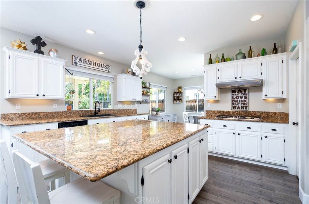38060 Copperwood Street - Photo 1