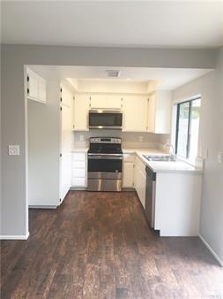 1431 Walnut Street - Photo 1