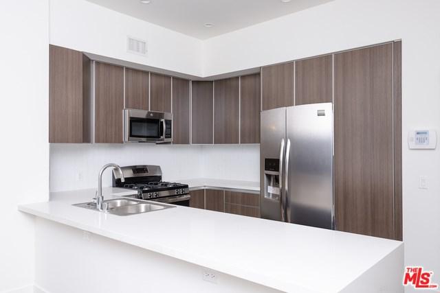 711 Cole Avenue - Photo 1