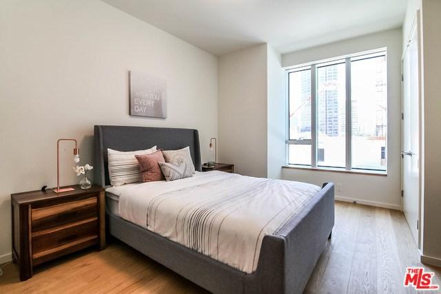 889 Francisco - Photo 1