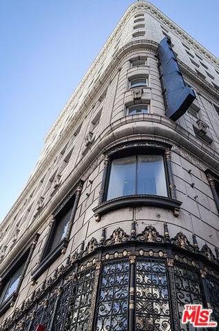 215 5TH Street - Photo 1