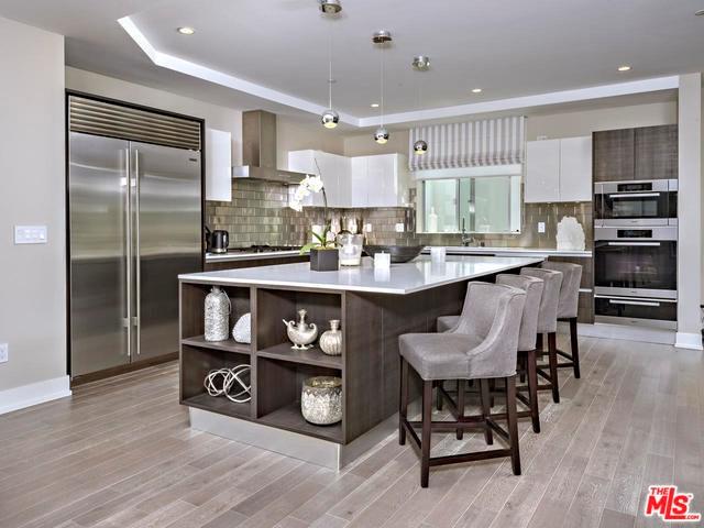 460 Palm Drive - Photo 1