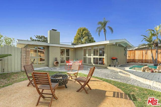 3146 Lees Avenue - Photo 1