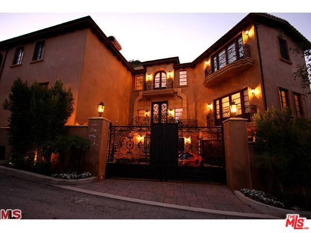 9821 Beeson Drive - Photo 1