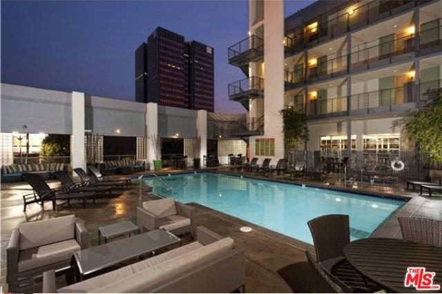 1555 Vine Street - Photo 1