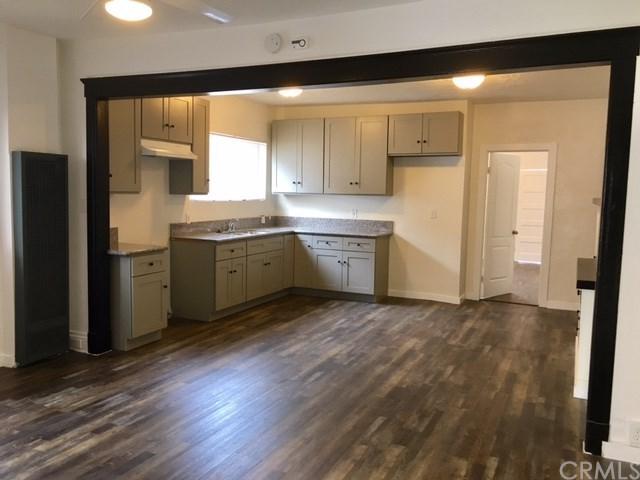 421-Street 8th - Photo 1
