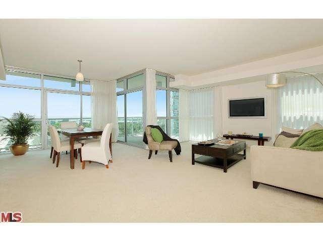 13700 Marina Pointe Drive - Photo 1