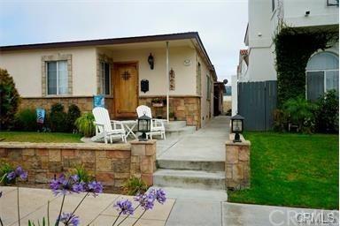 216 Avenue H - Photo 1