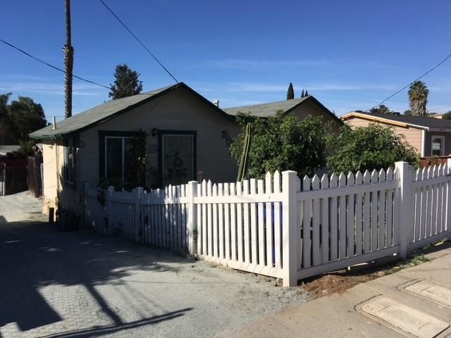 3320 Cypress - Photo 1