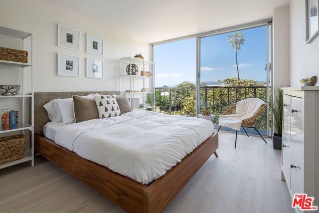 220 San Vicente - Photo 1