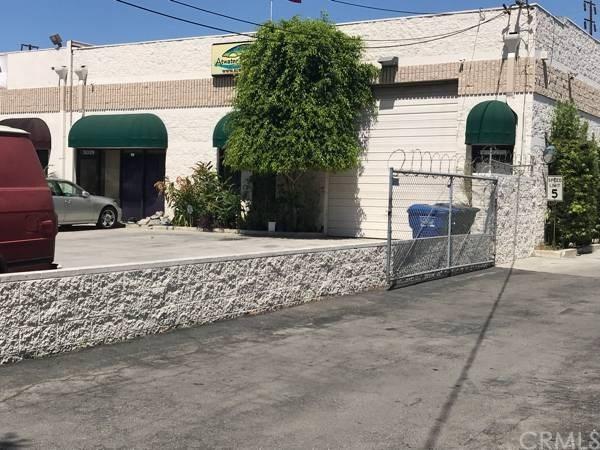 3039 Roswell Street - Photo 1