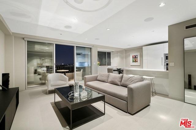 818 Doheny Drive - Photo 1