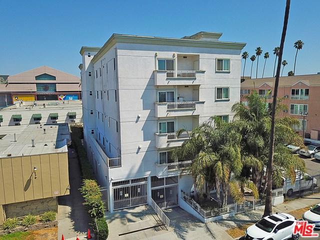 926 Manhattan Place - Photo 1
