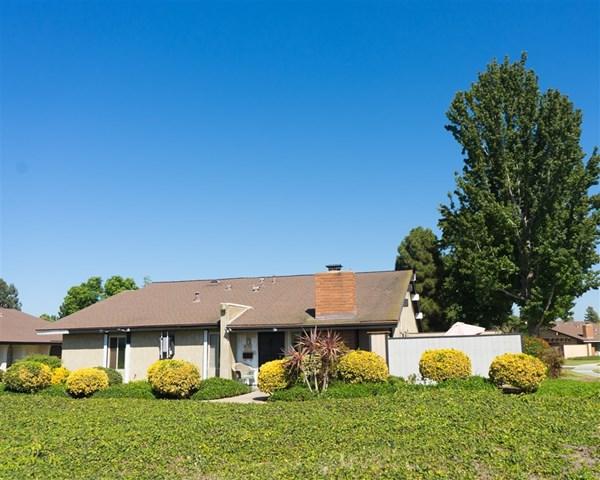 452 Parkside Drive - Photo 1