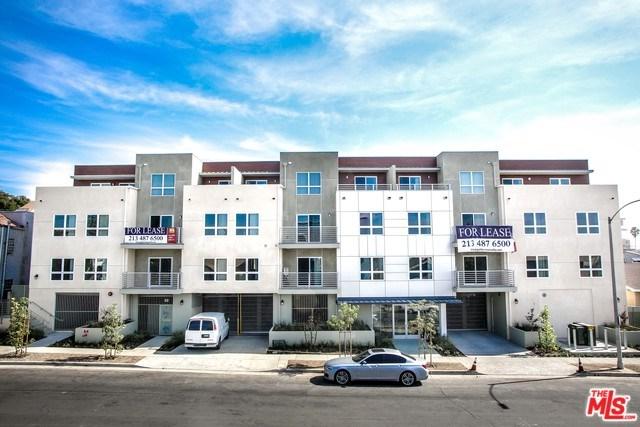 546 Oxford Avenue - Photo 1
