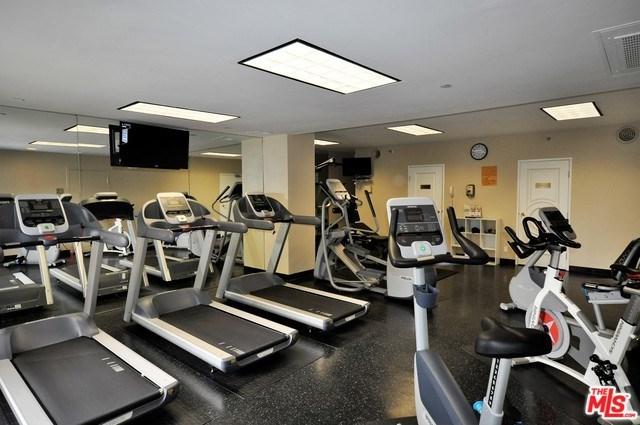 10390 Wilshire - Photo 1