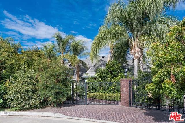 215 Oakland Drive - Photo 1