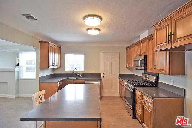 1516 Cloverdale Avenue - Photo 1