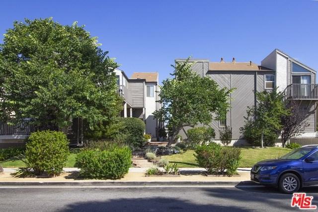 945 21ST Street - Photo 1