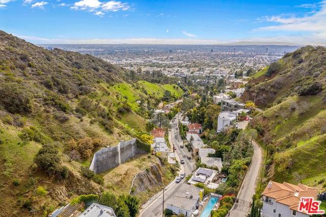 2052 Curson - Photo 1