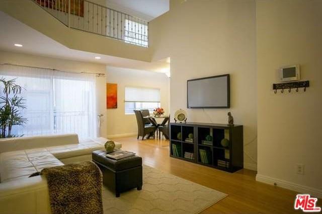 1154 Barrington Avenue - Photo 1