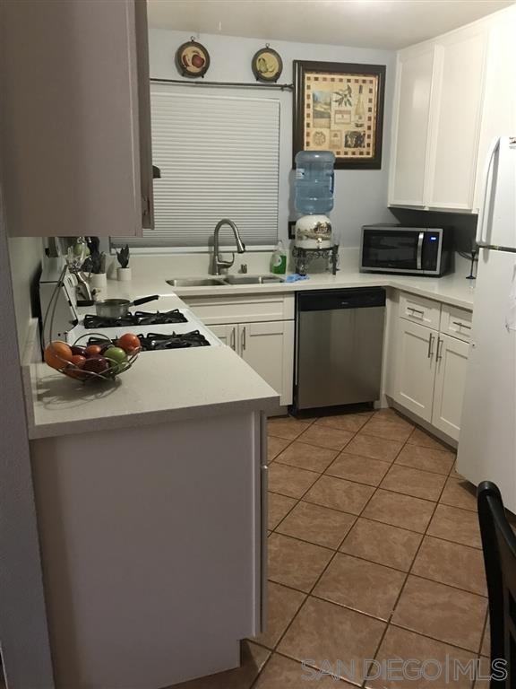 8722 Valencia St - Photo 1