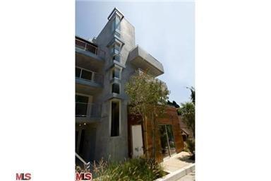 1014 Larrabee Street - Photo 1