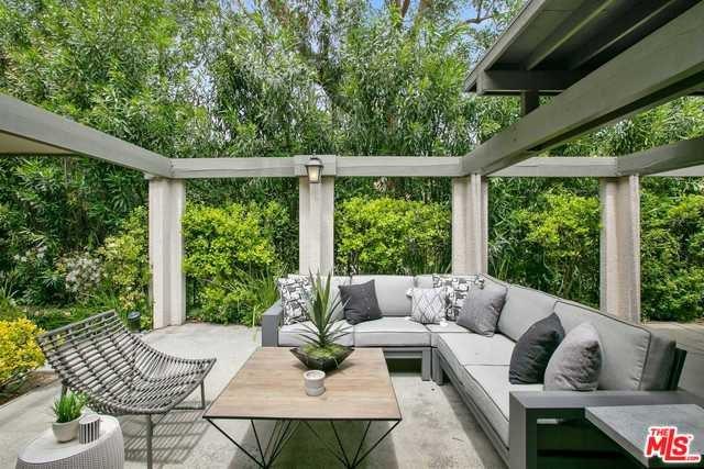 1335 Carnarvon Drive - Photo 1