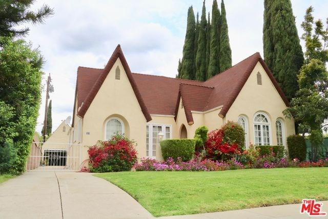 305 Doheny Drive - Photo 1