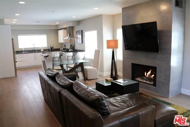 740 Superba Avenue - Photo 1