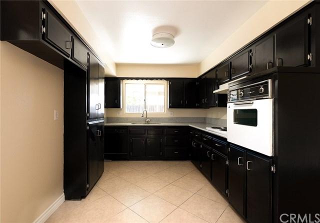 550 Stetson Avenue - Photo 1