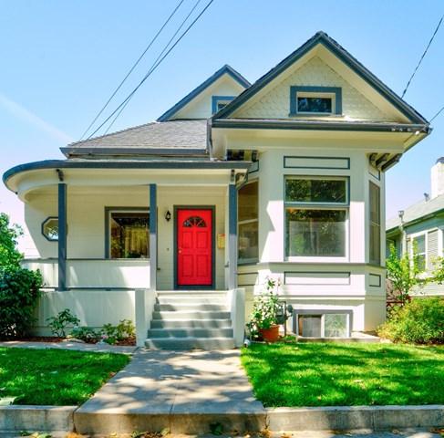 323 15th Street - Photo 1