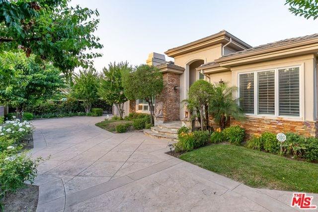 5234 Leghorn Avenue - Photo 1