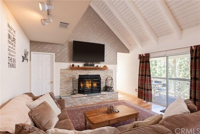 596 Villa Grove Avenue - Photo 1