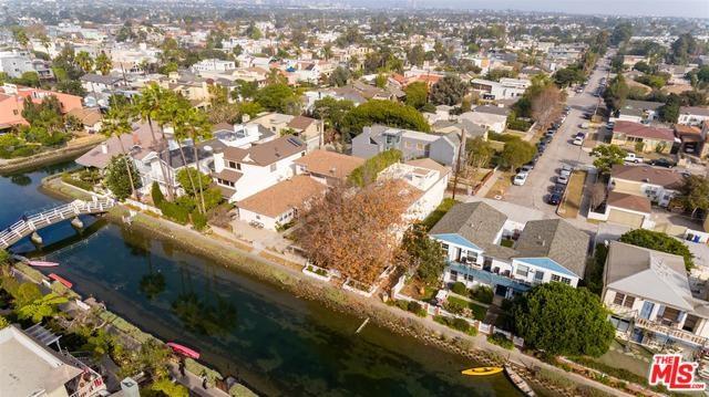 2620 Grand Canal - Photo 1