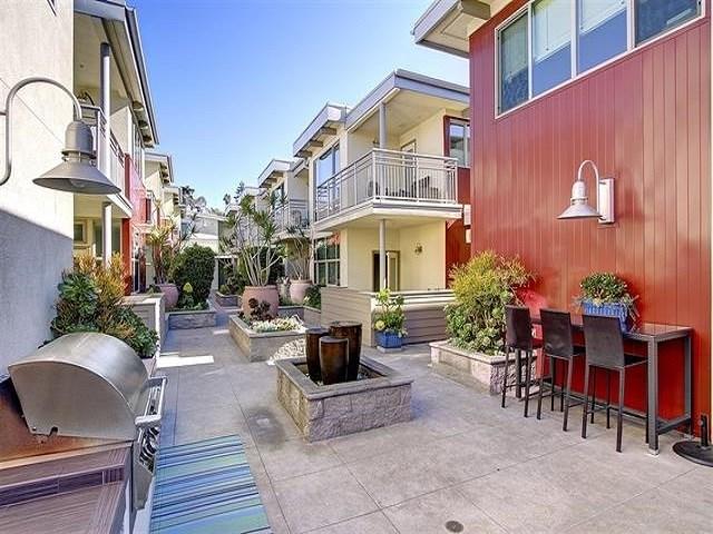 687 Coast Highway 101 - Photo 1