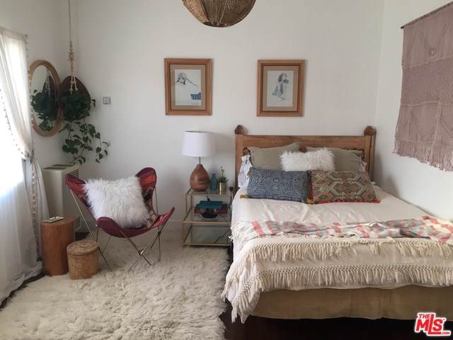 4433 Lockwood Avenue - Photo 1