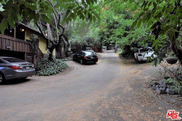 815 Beverly Glen Boulevard - Photo 1