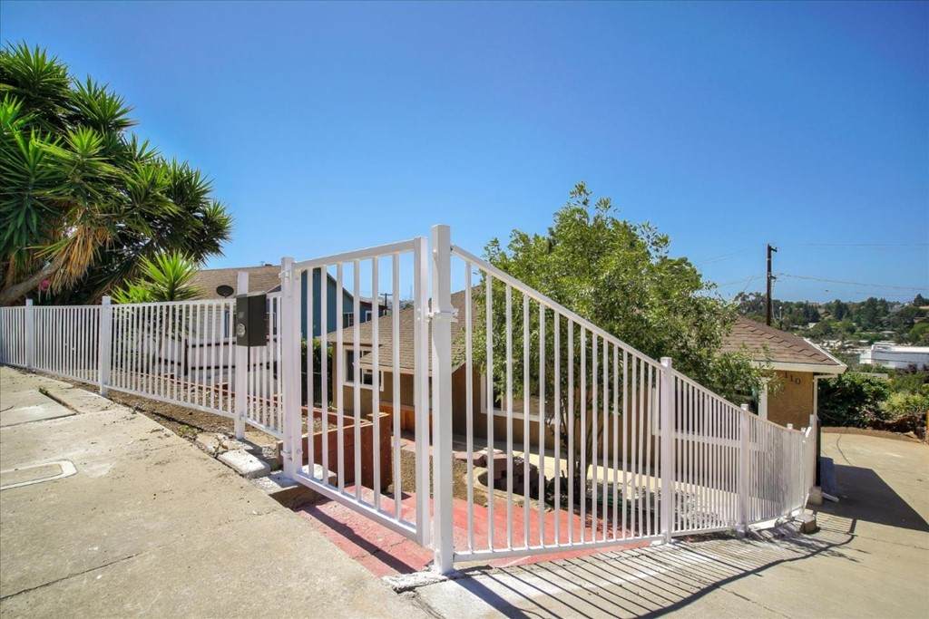 https://bt-photos.global.ssl.fastly.net/socal/orig_boomver_1_363116747-1.jpg