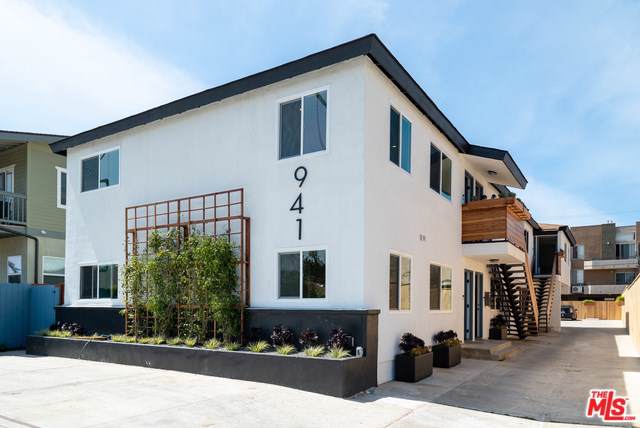 941 Normandie Avenue - Photo 1