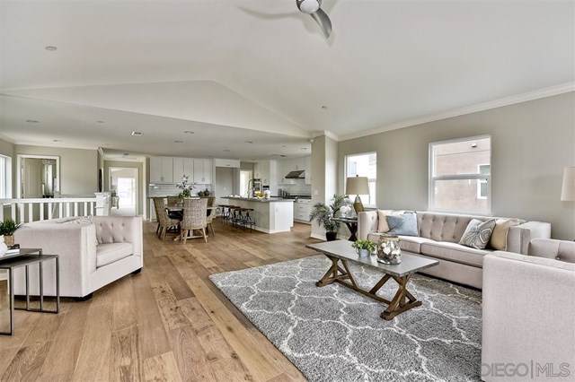1424 Mackinnon Ave - Photo 1