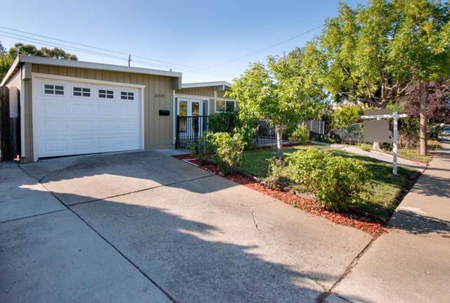10597 Gascoigne Drive - Photo 1