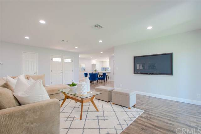 1013 Huggins Avenue - Photo 1