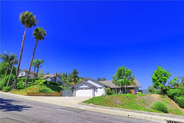 905 Easthills Drive - Photo 1