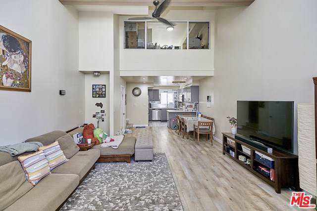 254 Hobart - Photo 1
