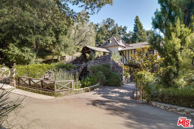 2021 Lakeshore Drive - Photo 1