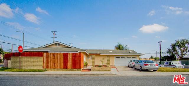 5429 Hackett Avenue - Photo 1