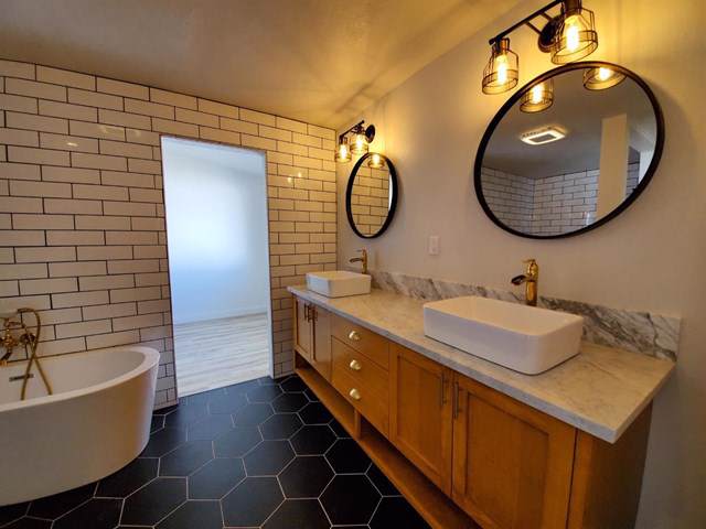 16624 Ash Street - Photo 1