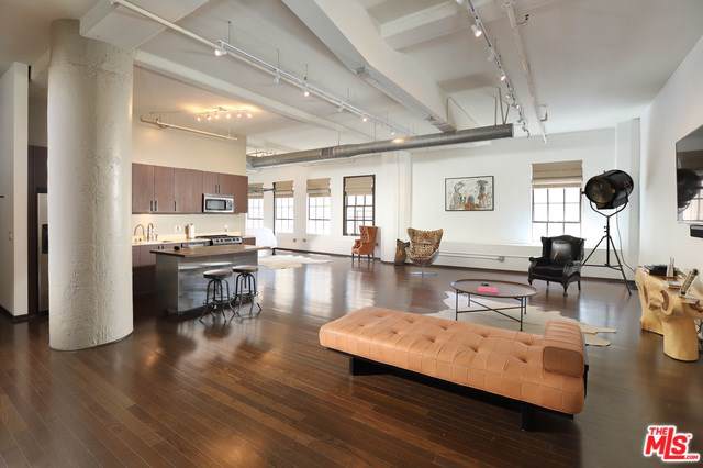 1645 Vine Street - Photo 1